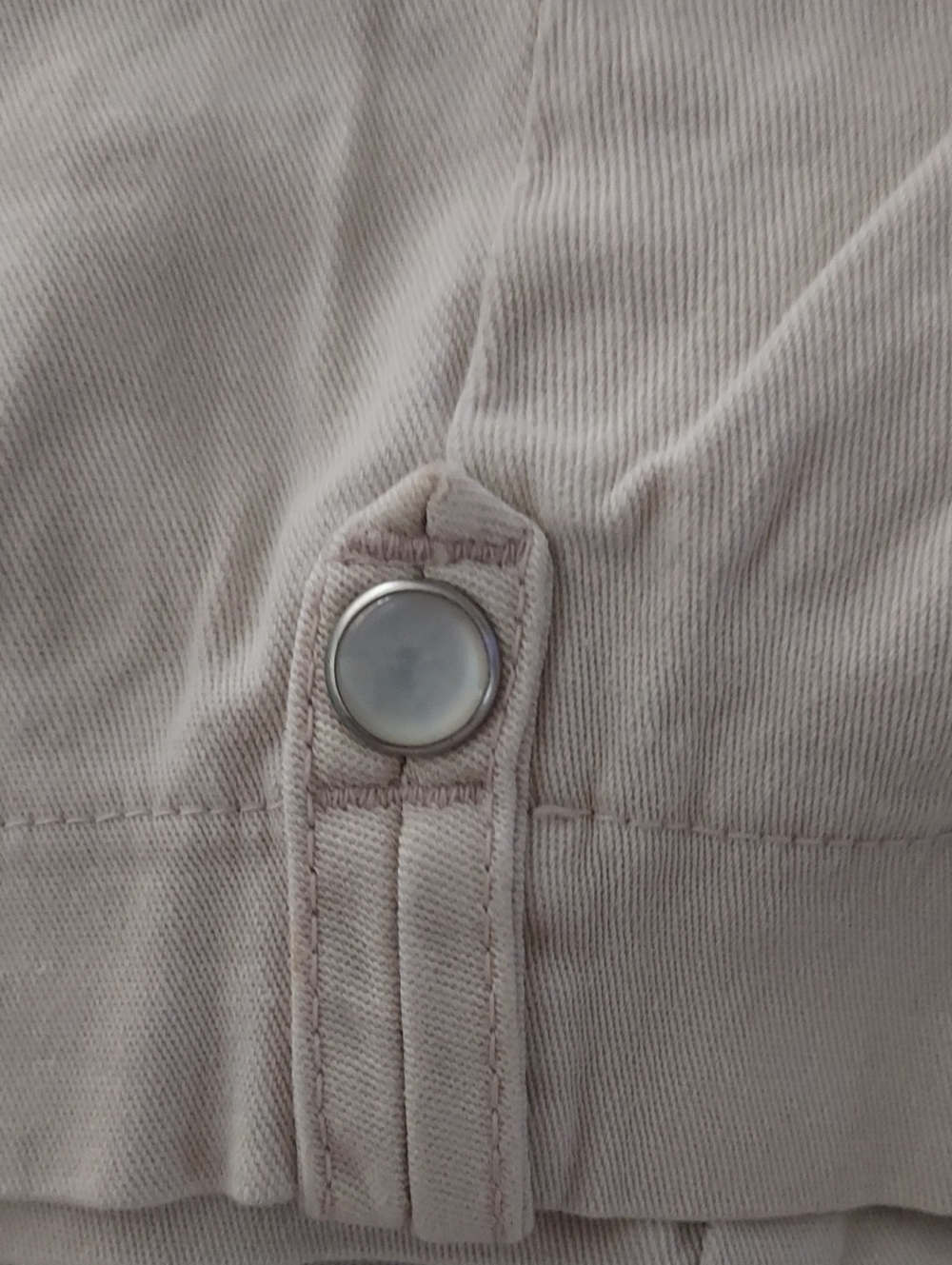 croft & barrow Women’s Tan Capris with Elastic Waist - Picture 3 of 3